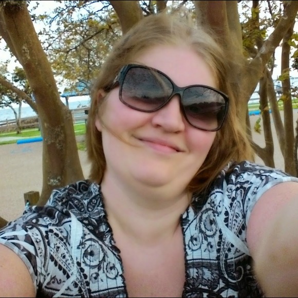 Meet your Posher, Cassie - Picture 1 of 1